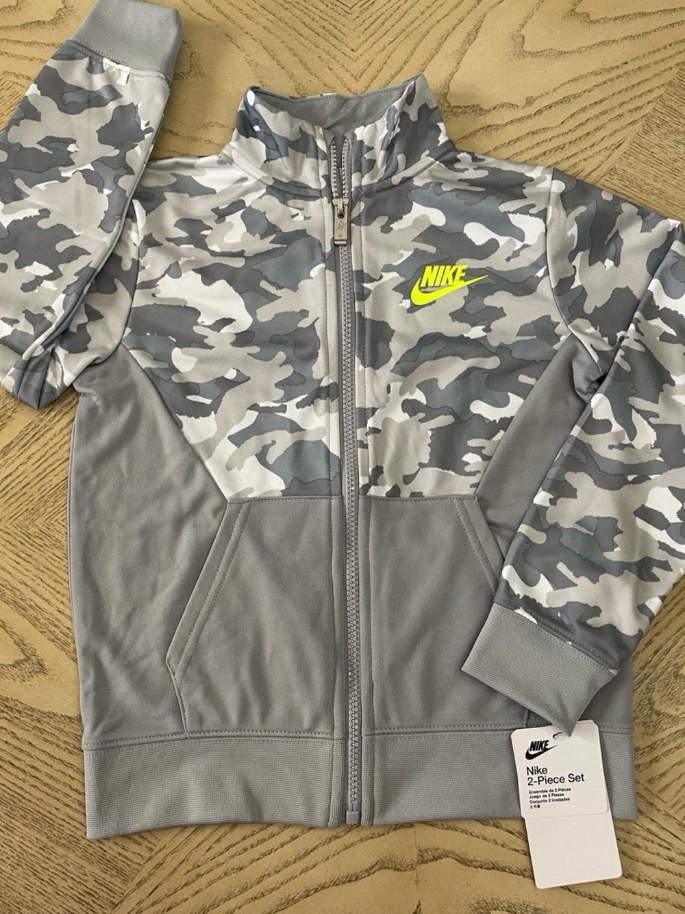*BUNDLE* Boys Nike Jacket & Jogger Size 6 - Picture 2 of 4